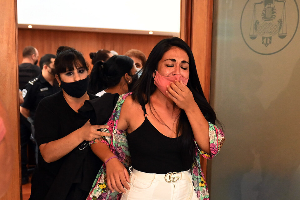 La sobrina de María del Rosario salió llorando de la sala de audiencias. (Fuente: Sebastián Granata)
