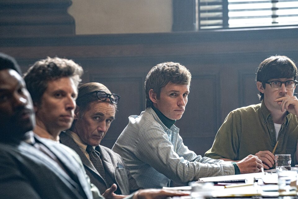 "El juicio de los 7 de Chicago", producida por Netflix y dirigida por Aaron Sorkin, es una de las favoritas. 