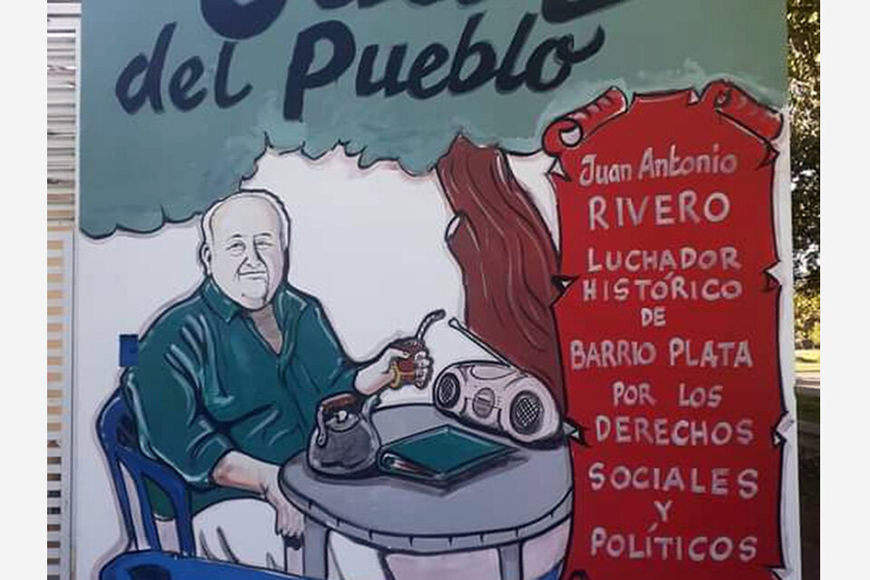 El mural fue pintado el jueves por familiares y compañeros