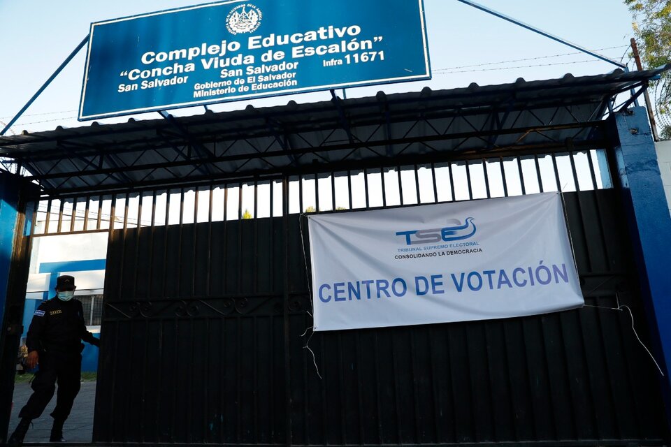 El Salvador va a las urnas para renovar su representación parlamentaria. (Fuente: EFE)
