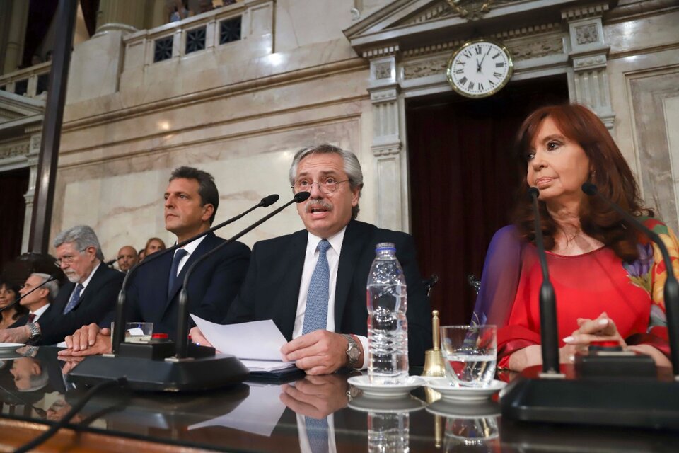 El Presidente termina por estas horas un discurso cuya base escribió Alejandro Grimson y supervisó Gustavo Beliz.