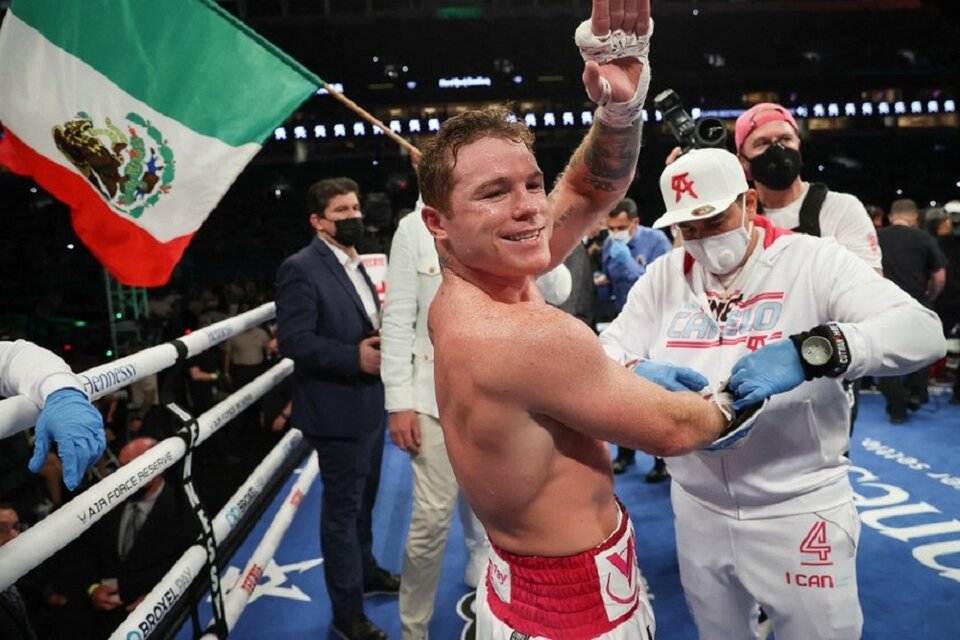 El festejo del Canelo Alvarez ante el turco Yildirim. (Fuente: AFP)