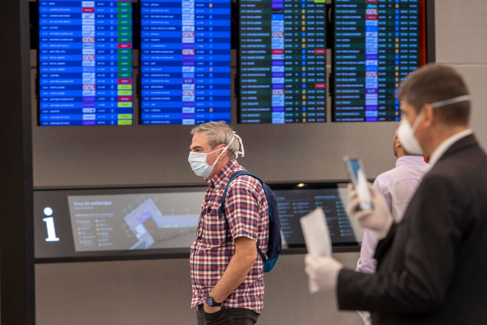 Ezeiza pasó a ser un foco de control para detectar casos. (Fuente: NA)