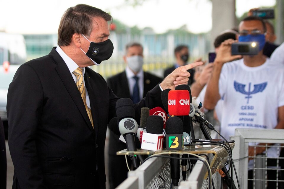 Bolsonaro rechazó nuevamente las cuarentenas pese al colapso del sistema hospitalario. (Fuente: EFE)