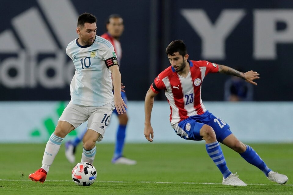 Messi en el 1-1 ante Paraguay de la fecha 3. Habrá que esperar para volver a ver a la Selección. (Fuente: AFP)