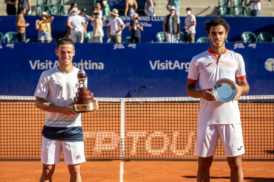 Peque Schwartzman y Fran Cerúndolo durante la premiación del Argentina Open. (Fuente: Prensa Argentina Open)