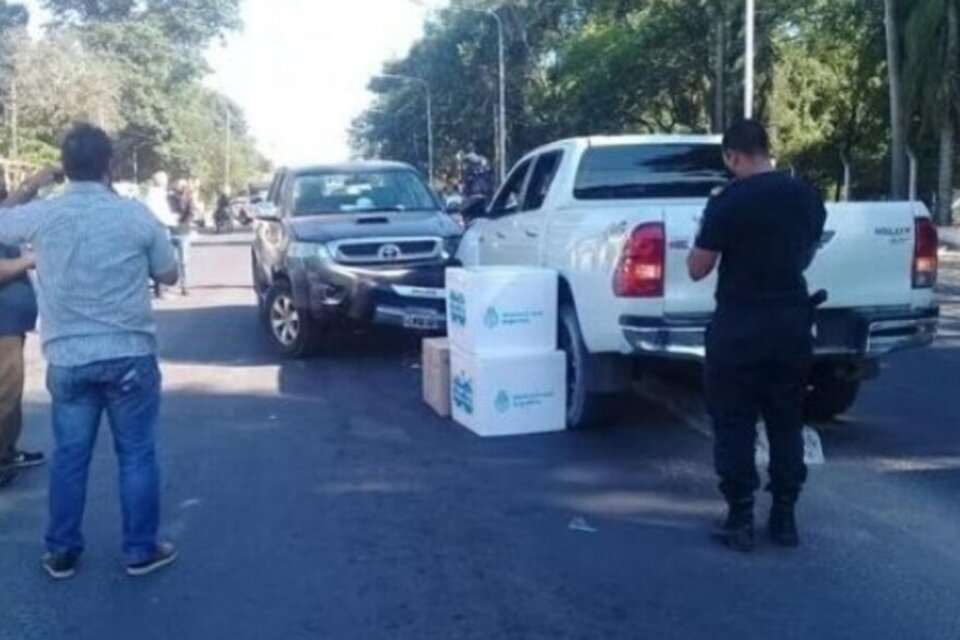 Sospechas tras el choque del ministro de Salud de Corrientes mientras llevaba vacunas contra el coronavirus