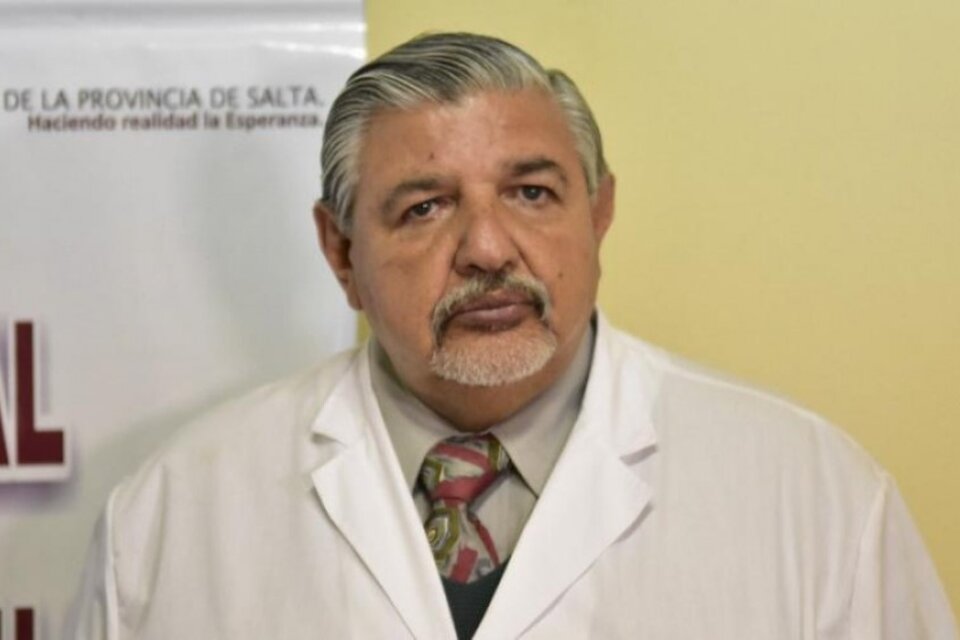 El ministro de Salud, Juan José Esteban, autor e integrante de la lista
