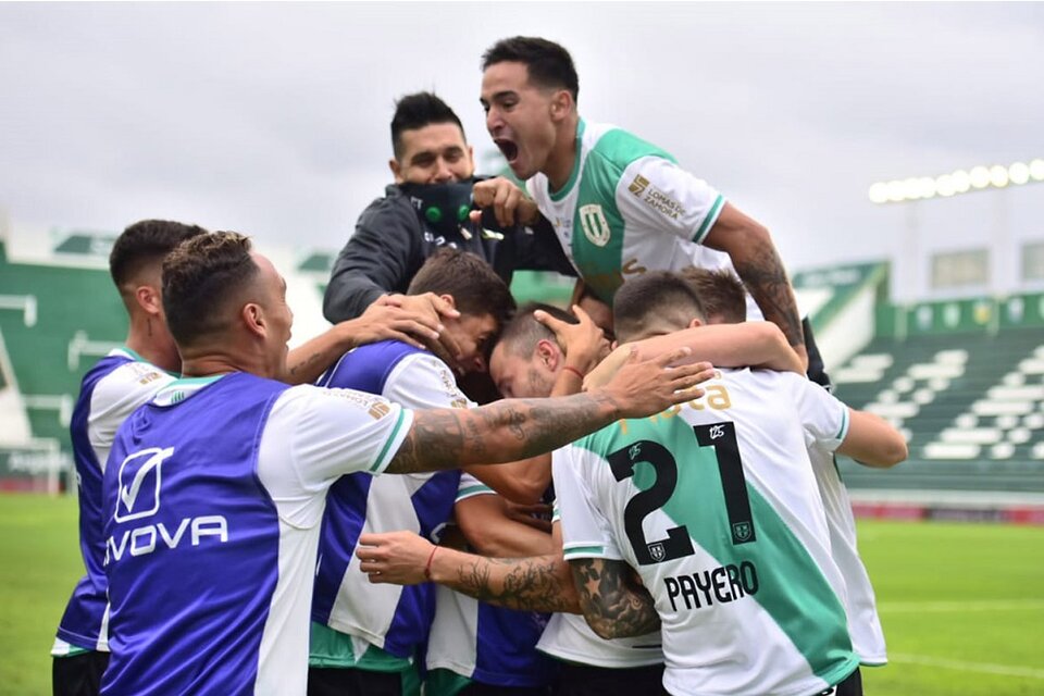 Banfield ganó el clásico 2-0, pero Lanús cree que se incluyó mal al juvenil Gregorio Tanco. (Fuente: NA)