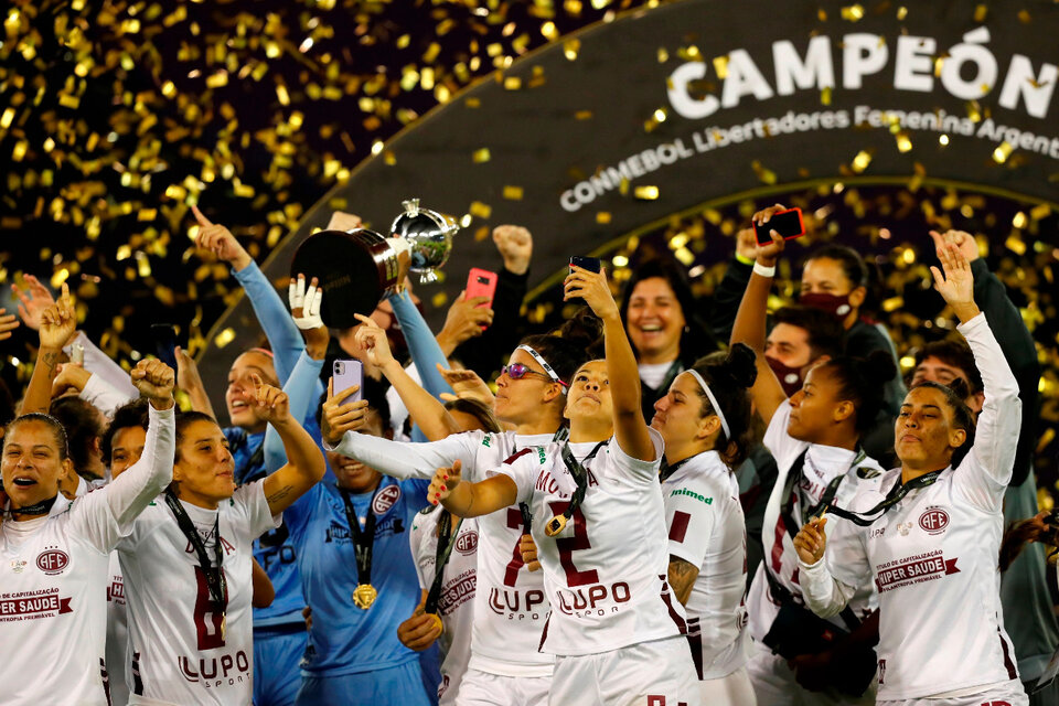 La Libertadores femenina paseó su gloria por Argentina (Fuente: EFE)