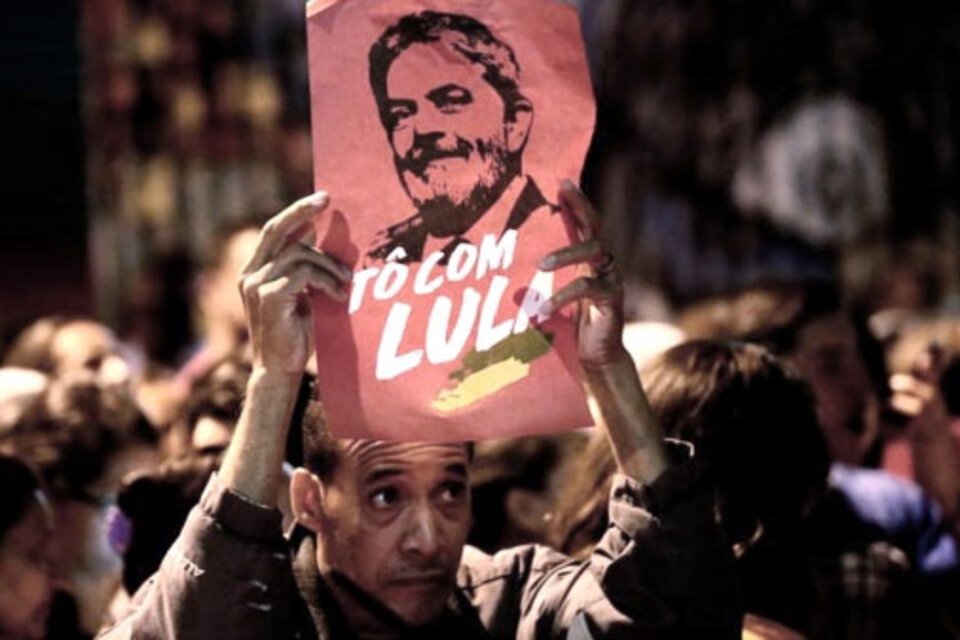 Los jueces que aceptaron el hábeas corpus entendieron que Moro cometió ilegalidades en la instrucción del proceso contra Lula. 