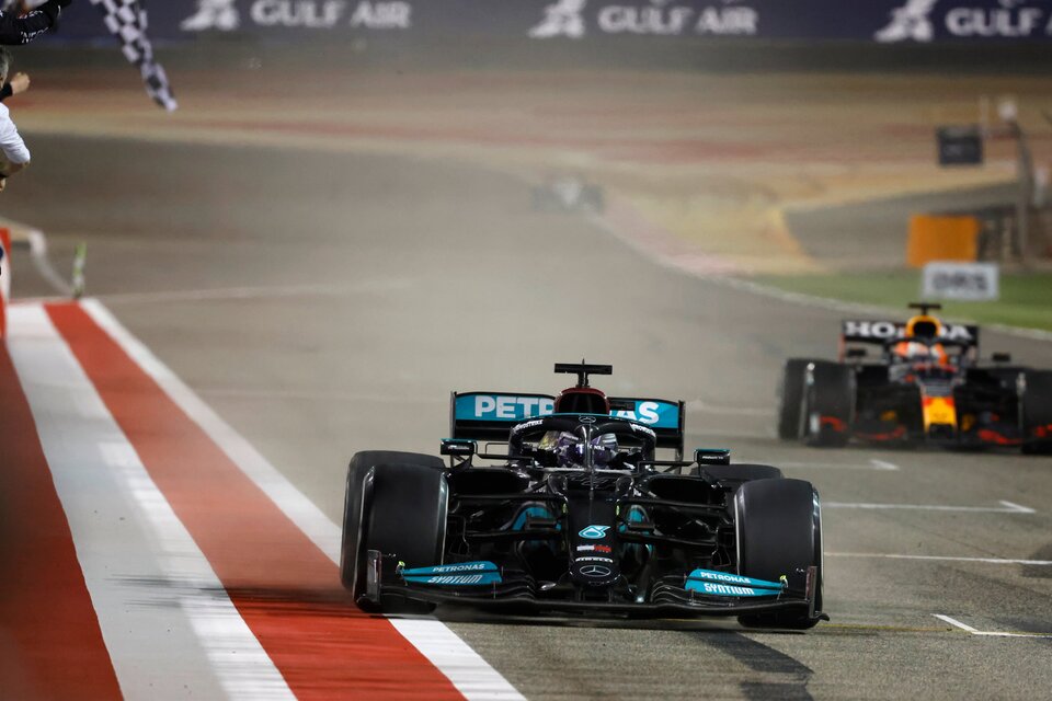 Hamilton se llevó una victoria épica en el estreno de la Fórmula 1 (Fuente: Twitter Equipo Mercedes)