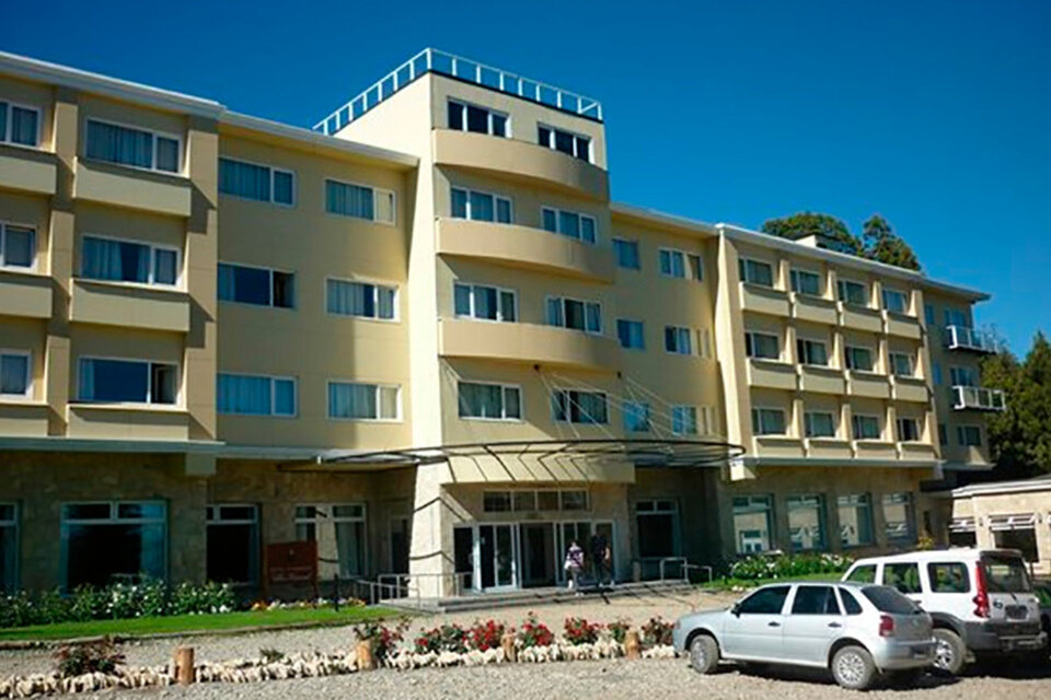 El hotel Pioneros, donde ocurrió el ataque.