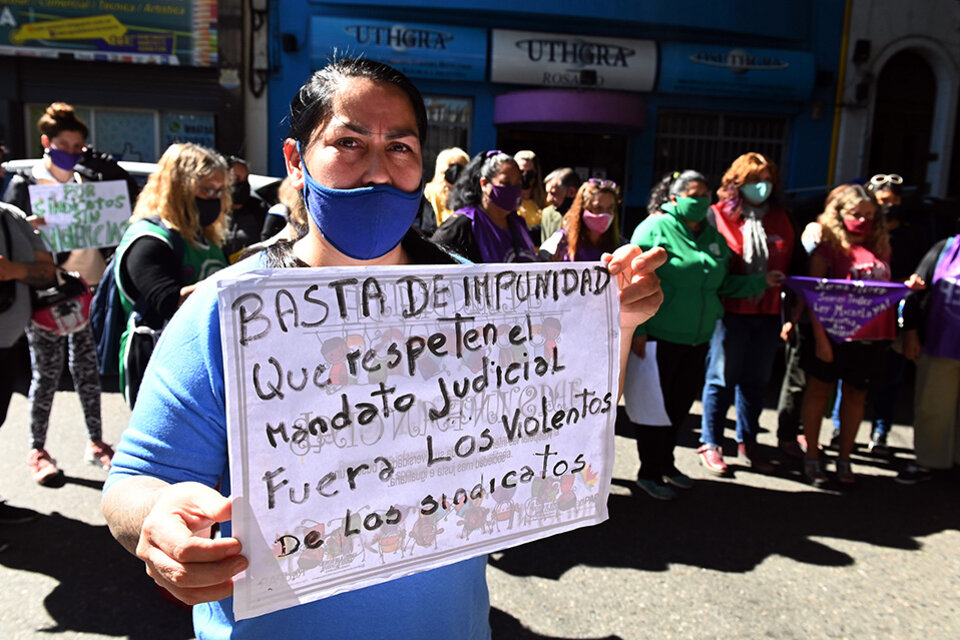 Mujeres sindicalistas acompañaron el reclamo de Norma Mores. (Fuente: Sebastián Granata)