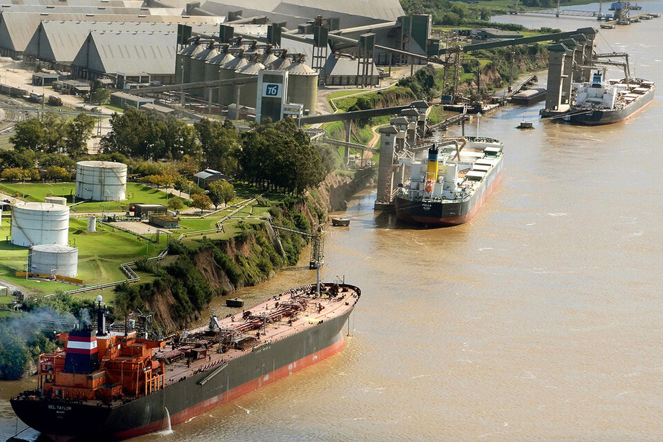 El 75 por ciento del comercio exterior se embarca en los puertos del río Paraná