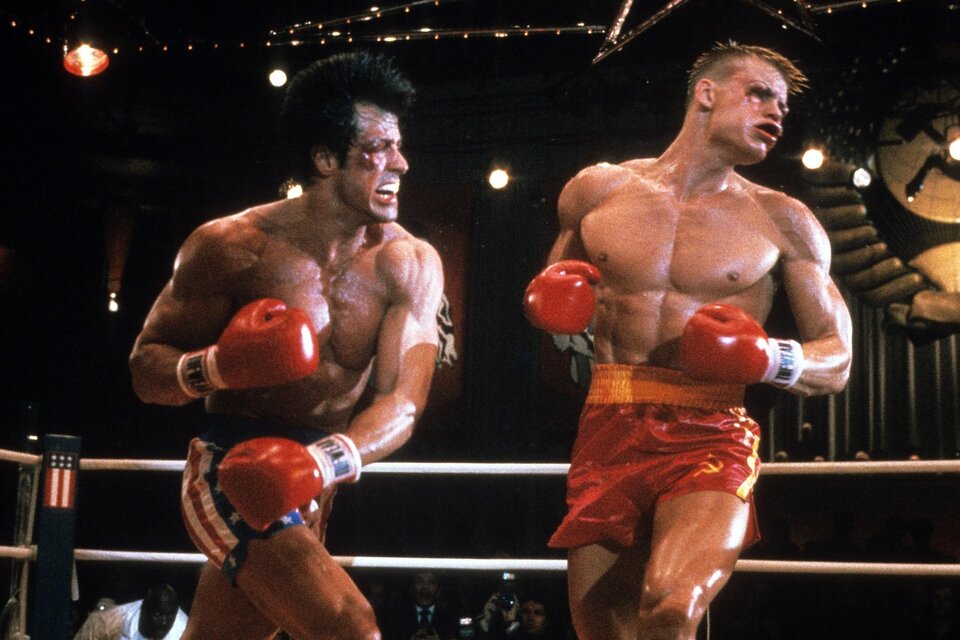 Stallone y Dolph Lundgren, dos titanes en el ring.