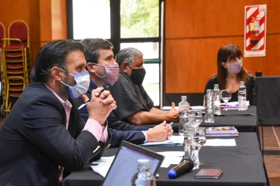 Aguilar, Posadas y Esteban, en la reunión del COE ayer  (Fuente: Gobierno de Salta)
