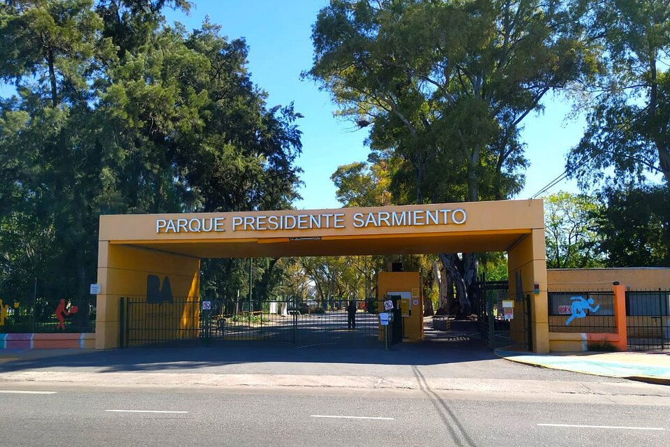 Entrada del Parque Sarmiento, en el barrio porteño de Saavedra.  (Fuente: Saavedra On Line)