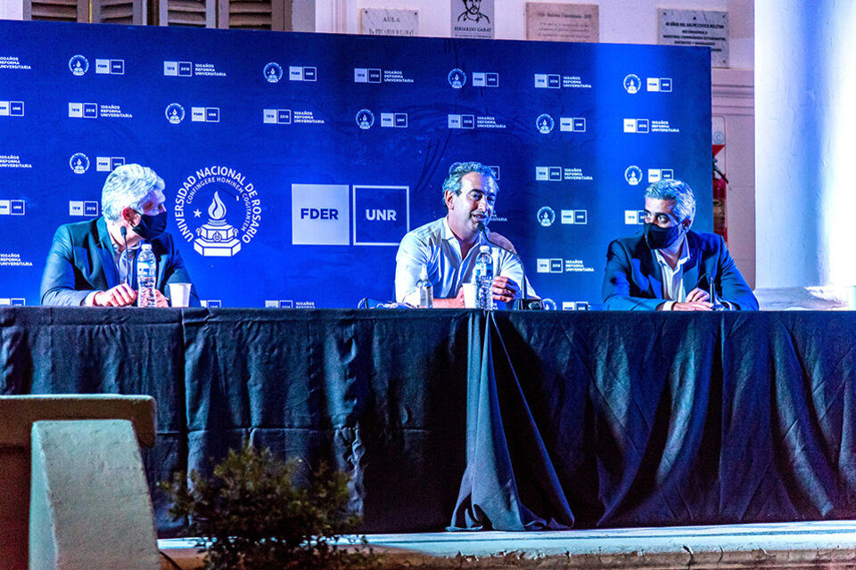 El intendente Javkin y el rector Bartolacci presentaron el ciclo. 