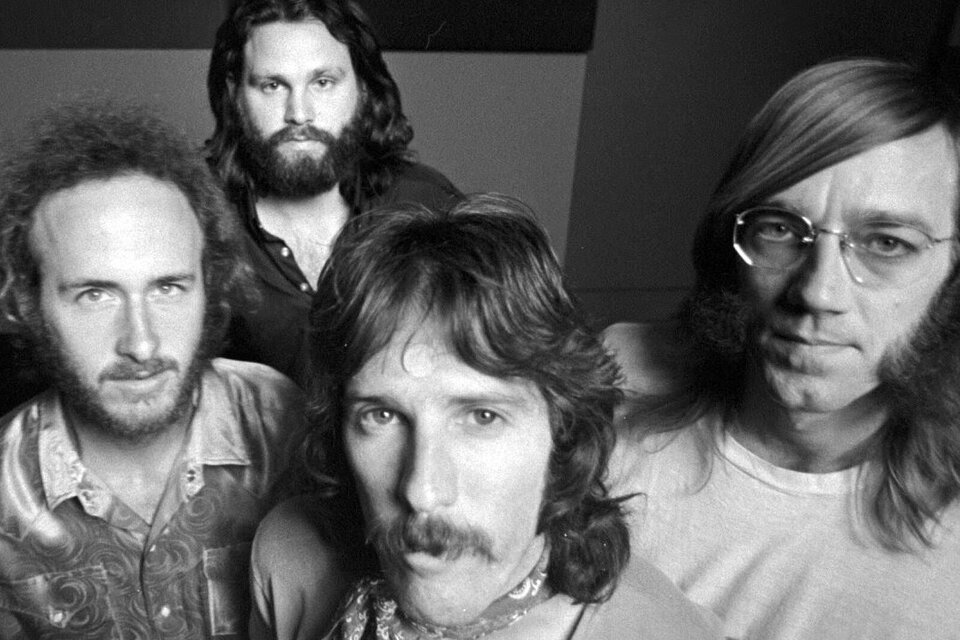 Después de grabar, Jim Morrison le avisó a sus compañeros que se iba a París.