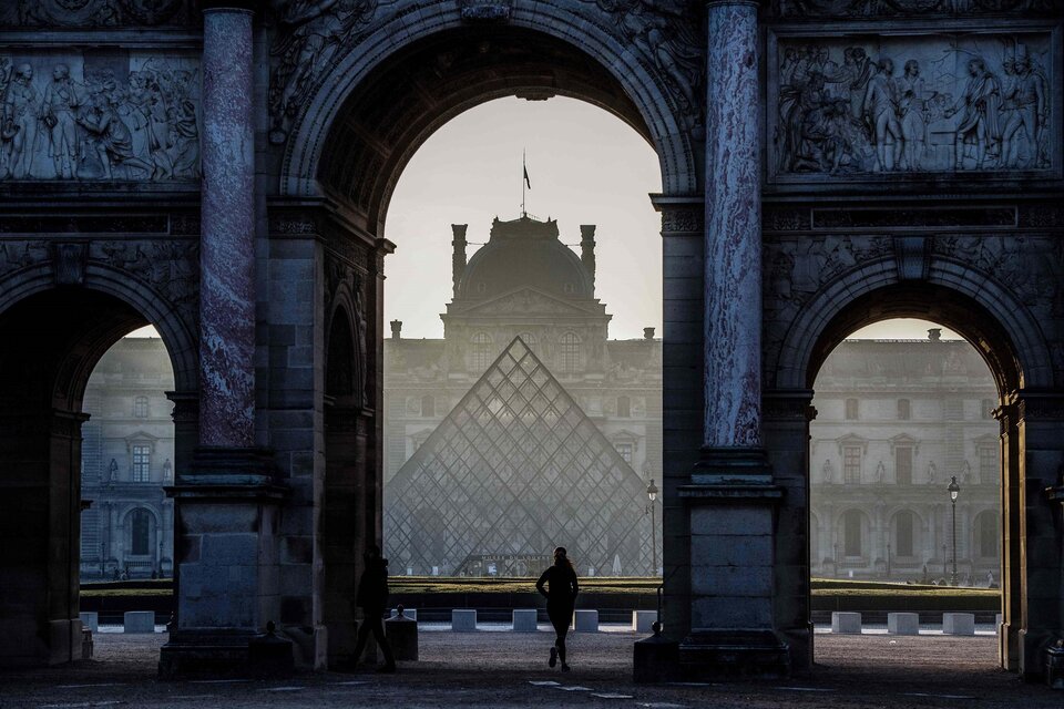 El Louvre, escenario de un duelo de estilos. (Fuente: NA)