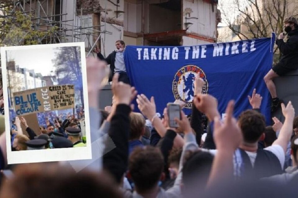 La protesta de los hinchas del Chelsea contra la Superliga (Fuente: AFP)