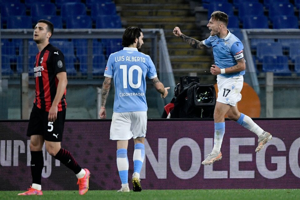 Immobile festeja el 3-0 de Lazio sobre Milan (Fuente: AFP)