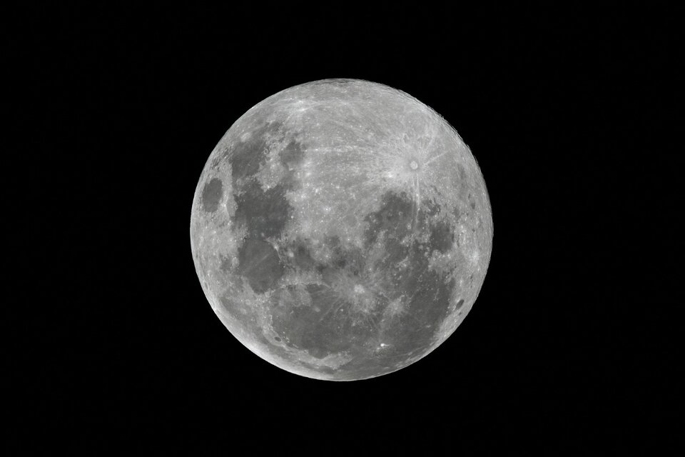 La luna llena en Argentina (Fuente: AFP)