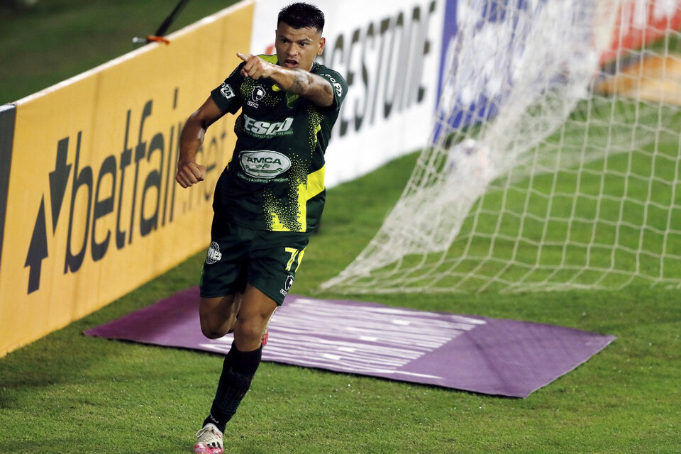 Defensa y Justicia es cosa seria: victoria holgada en la Libertadores (Fuente: NA)