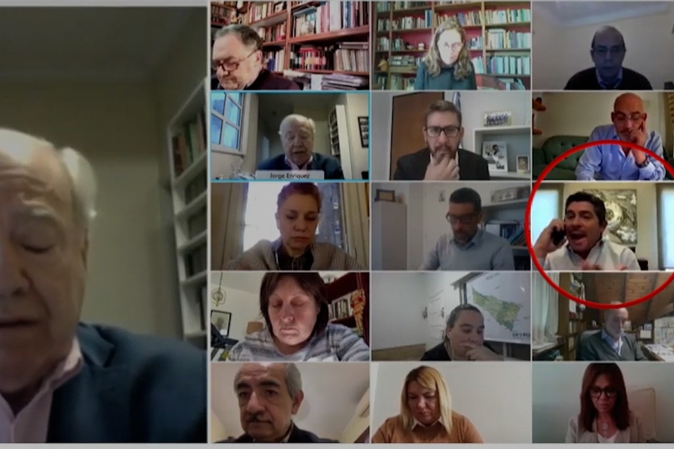 El diputado Marcelo Orrego, a los gritos mientras hablaba Jorge Enríquez.