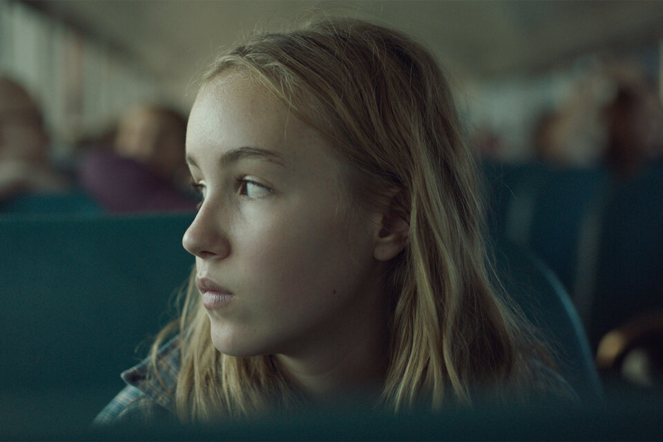 En 2019, "Una colonia" ganó el Oso de Cristal en la sección Generation de la Berlinale, dedicada a temáticas juveniles. 