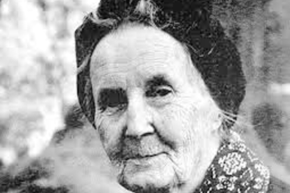 En 1986 fallece Alicia Moreau de Justo a los 100 años. Reconocida médica, militante del feminisimo y del Partido Socialista.