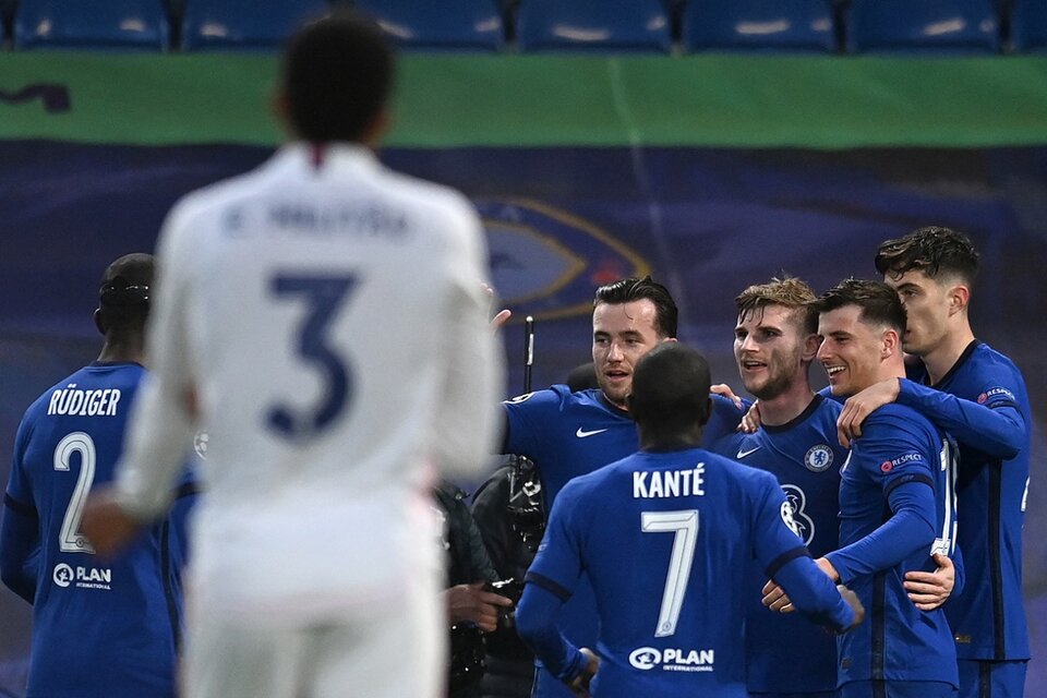Los jugadores del Chelsea festejan un gol (Fuente: AFP)