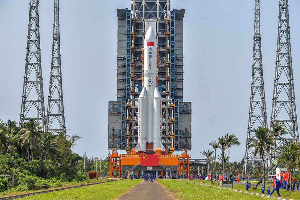 Qué hay detrás del caso del cohete chino fuera de control que podría caer en la Tierra (Fuente: AFP)