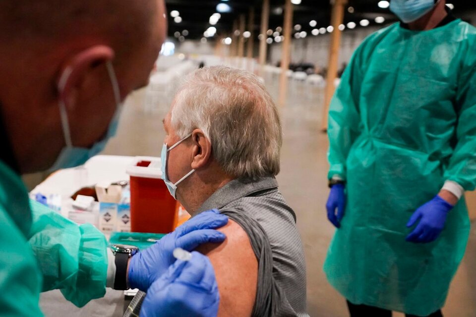 Centro de vacunación en Dallas, Texas. En ese estado solo un 40 por ciento se vacunó.