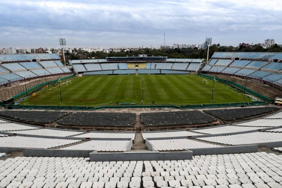 El mítico estadio Centenario recibirá las dos definiciones continentales (Fuente: AFP)