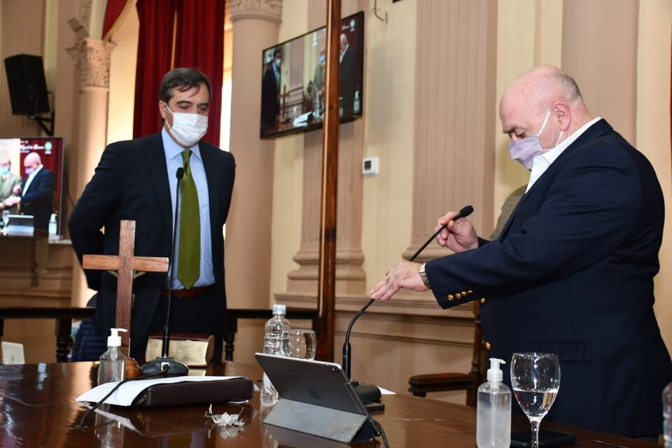 Gustavo Ferraris presta juramento en la Cámara de Senadores