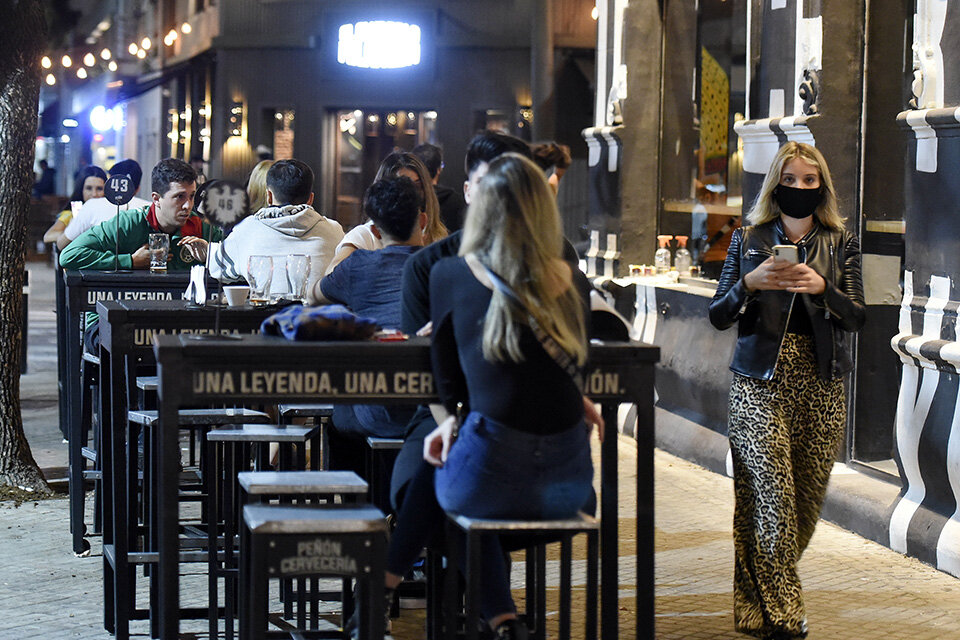 Anoche los bares volvieron a abrir hasta las 23. 