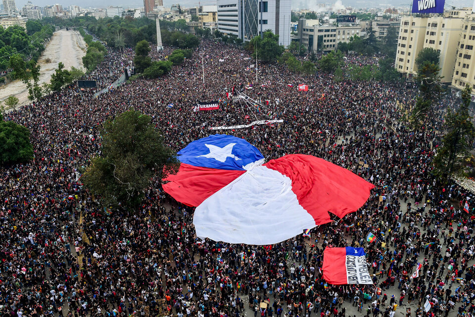 Una de las multitudinarias marchas, el 8 de noviembre de 2019 (Fuente: AFP)