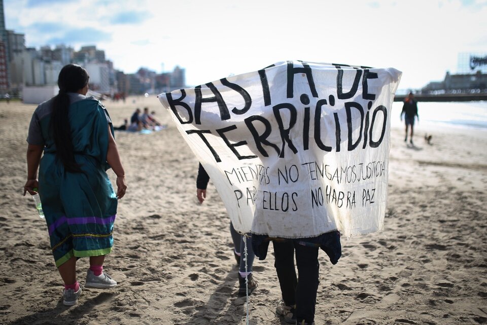 "Caminamos porque no queremos morir por el virus y tampoco por la contaminación" (Fuente: Jose Nico)