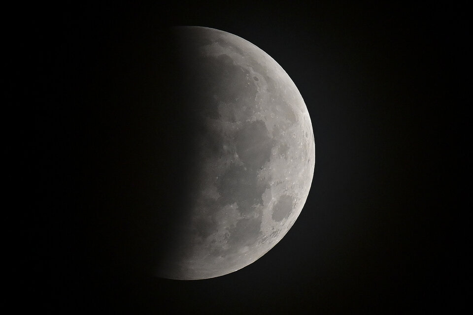 Luna de sangre 2021: así fue el eclipse lunar total (Fuente: AFP)