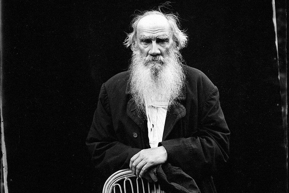 "Quien conoce su aldea conoce el universo”, escribió Tolstoi.