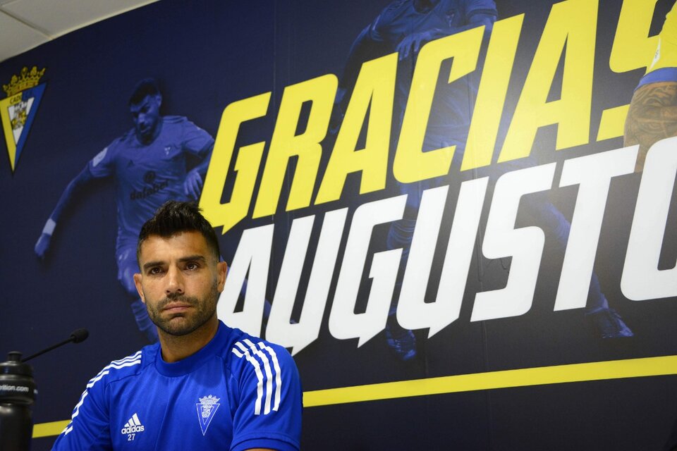 "Fui un privilegiado de vivir de, por y para el fútbol", se sinceró el volante. (Fuente: Prensa Cádiz FC)