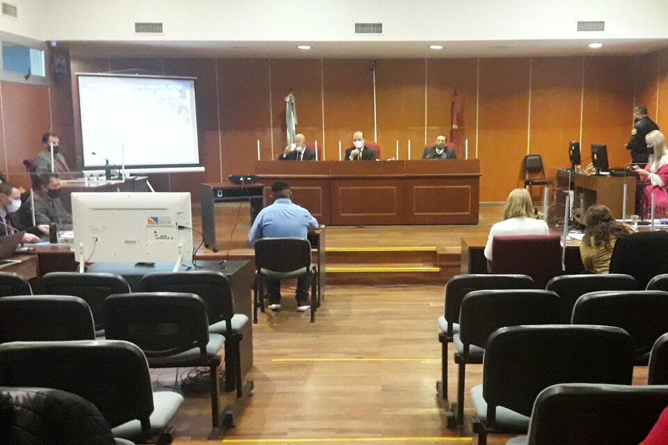 Sergio Vargas frente a los jueces. 