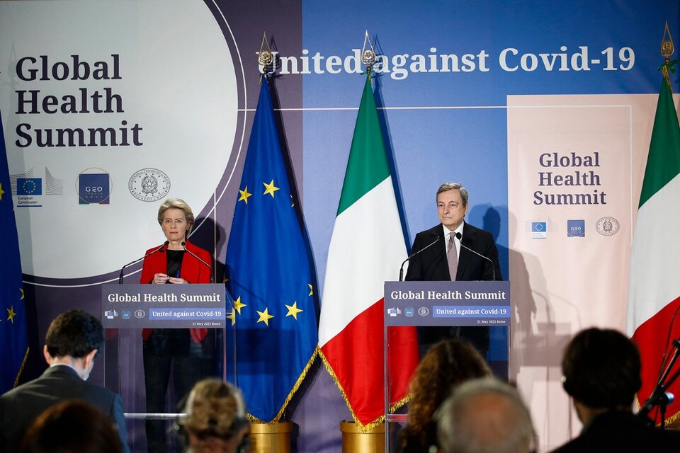 Von der Leyen y Draghi inaugurando la cumbre sobre la covid. (Fuente: AFP)