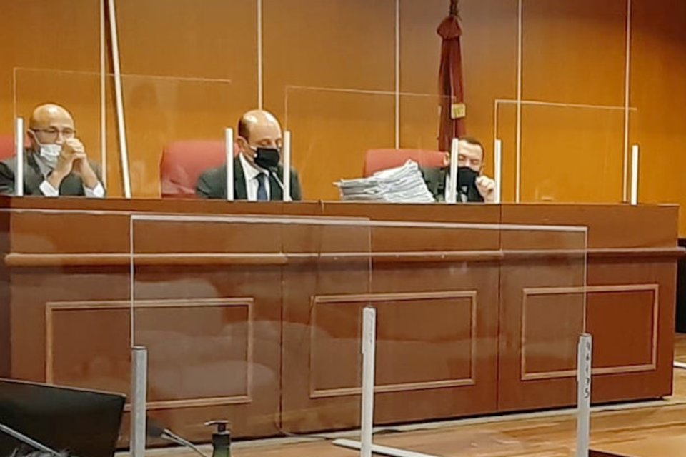 El tribunal de hombres que juzga el crimen de Jimena Salas. 