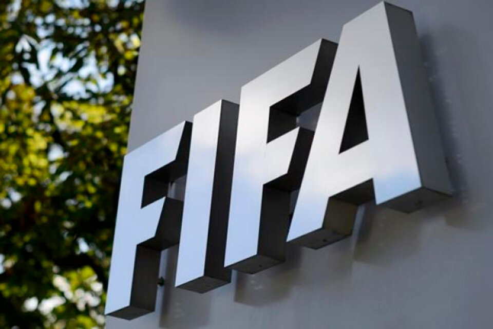 La FIFA extendió la inclusión de los cinco suplentes  (Fuente: AFP)