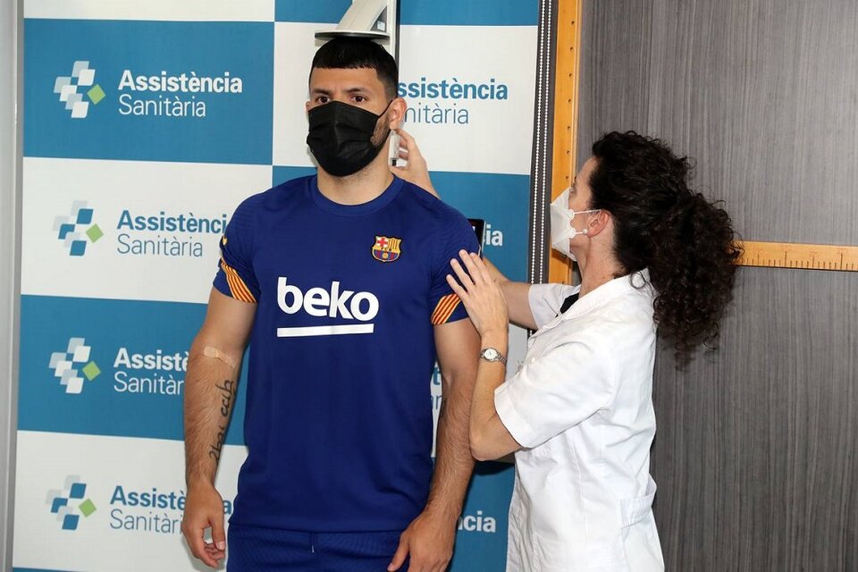 El Kun ya se sometió a la revisión médica en Barcelona (Fuente: Prensa Barcelona)