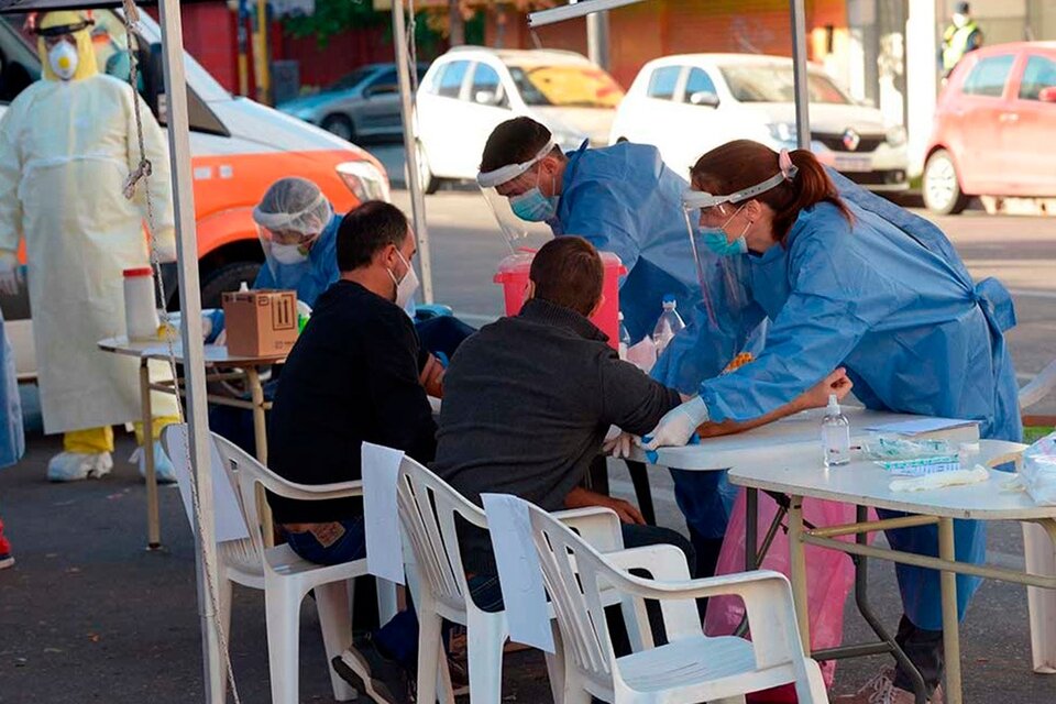 En Córdoba, 5.085 personas dieron positivo de coronavirus en las últimas 24 horas. (Fuente: NA)