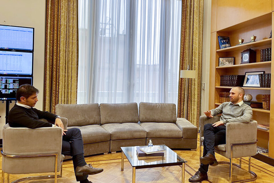 Axel Kicillof y Martín Guzmán en el despacho del Palacio de Hacienda.